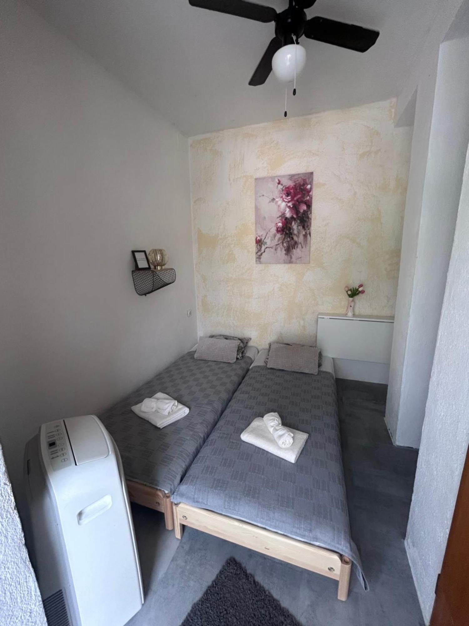 Soba Za Odmor P&E Hotel Kastel Stafilic ภายนอก รูปภาพ